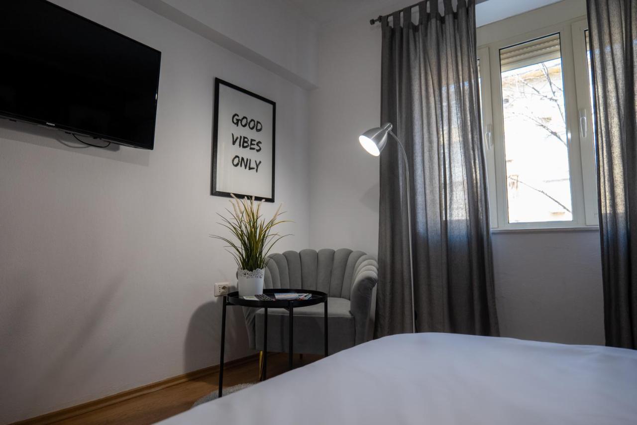 Appartamento Skanderbeg Square App - The Nest Tirana